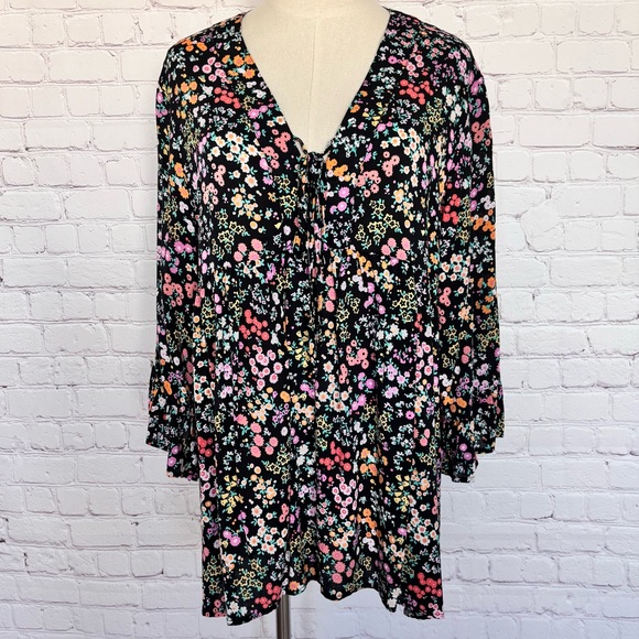 Christian Siriano Tops - CHRISTIAN SIRIANO Boho 3/4 Sleeve Floral Tunic Top--EUC--M